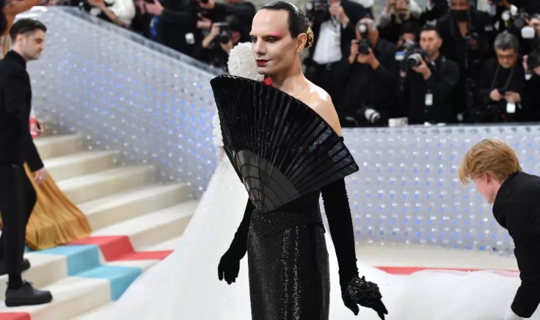 12. Jordan Roth doesn't need an air conditioner