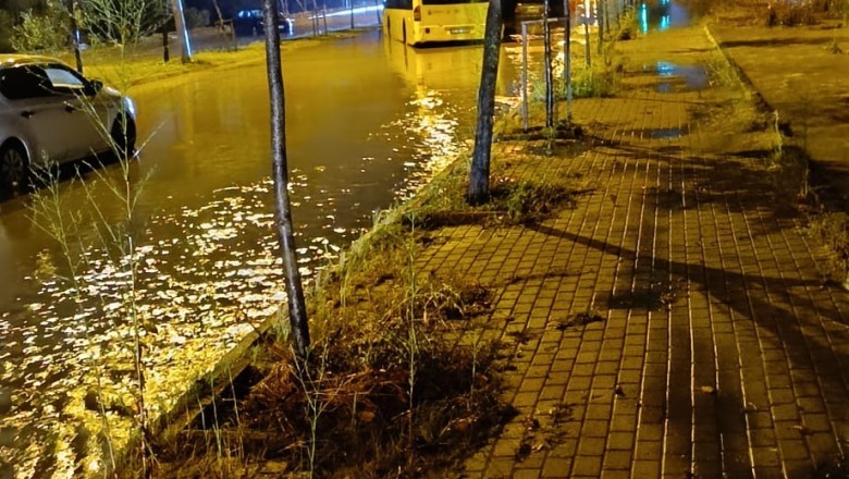İstanbul'da Kuvvetli Sağanak Yağış Felakete Yol Açtı: Arnavutköy ve Başakşehir Sular Altında Kaldı!