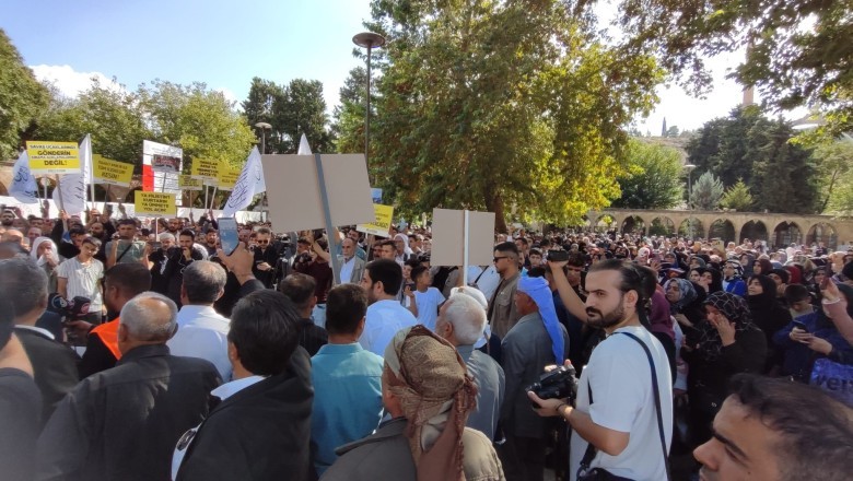 Şanlıurfa'da Binlerce Kişi Filistin'deki İsrail Saldırısı Kurbanları İçin Bir Araya Geldi