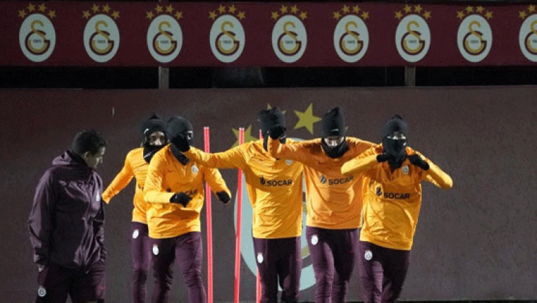 Galatasaray, UEFA Şampiyonlar Ligi'nde Manchester United'a Karşı Hazırlıklarını Tamamladı
