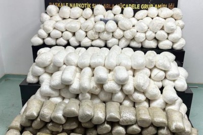 Başkale İlçesi'nde Gerçekleşen Operasyonda Dev Uyuşturucu Kaçakçılığı Ağına Büyük Darbe